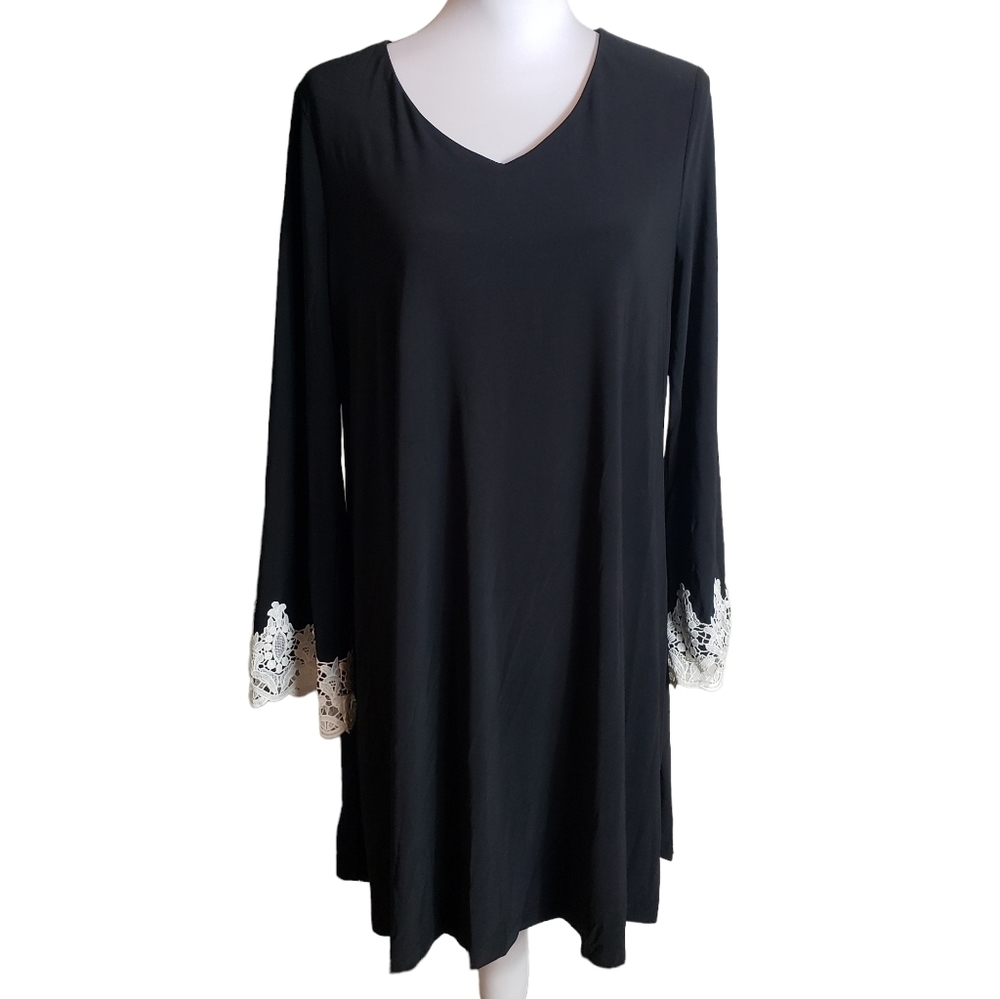 C Est 1946 Black Shift Dress Sz Medium White Crotchet Trim V-Neck Stretch Jersey